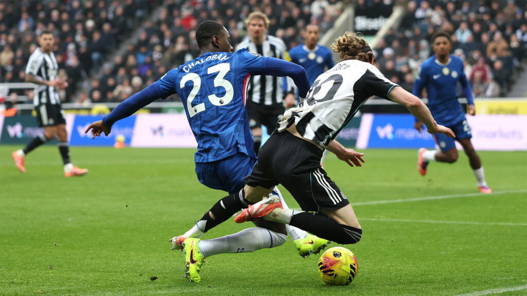 Trevoh Chalobah Chelsea Foul Anthony Gordon Newcastle Penalty Area