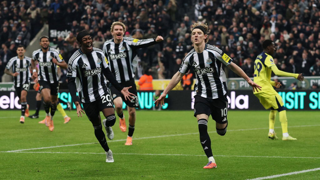 Anthony Gordon Goal Celebration Elanga Woltemade Newcastle Spurs