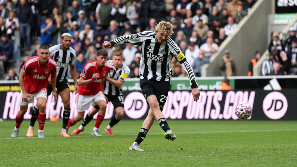 Nic Woltemade Shooting Goal Penalty Newcastle Nottingham Forest