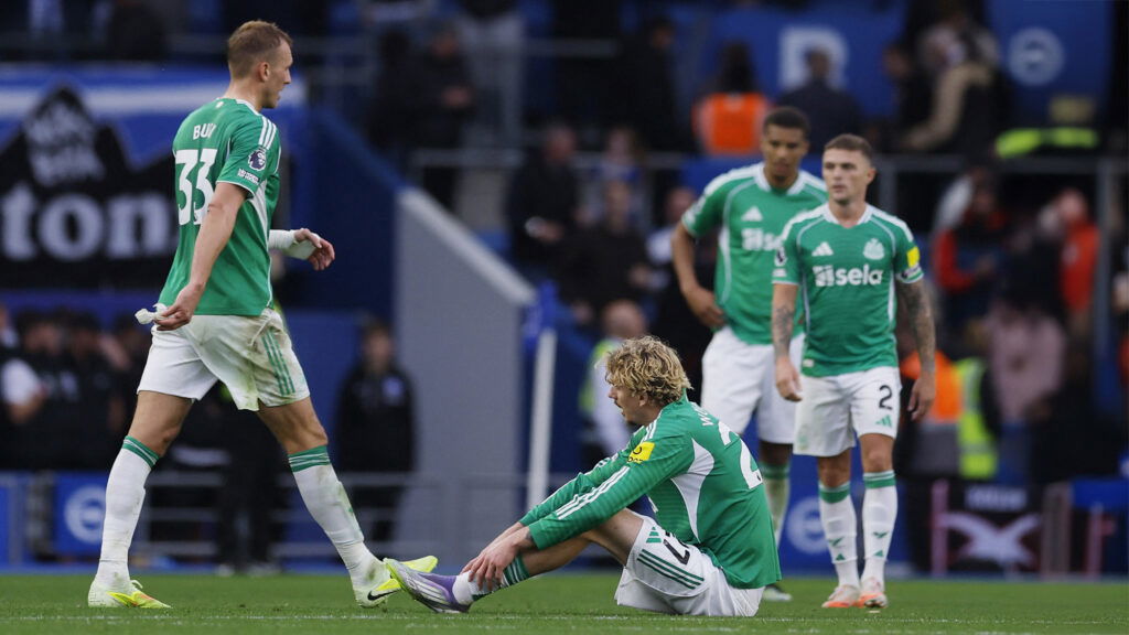 Nick Woltemade Sitting On PItch Trippier Burn Newcastle